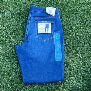 NWT women’s Heidi pull on skinny jeans